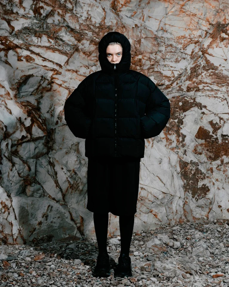 Пуховик ISSAYA Segment 2.0 Void Black Ripstop